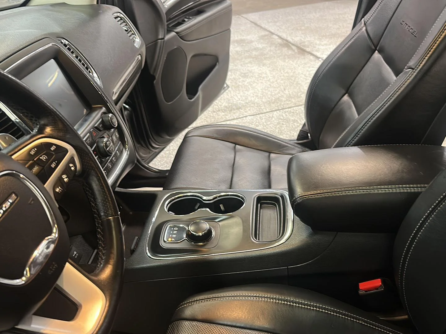 Used 2014 Granite Crystal Metallic Clearcoat Dodge Citadel image 25