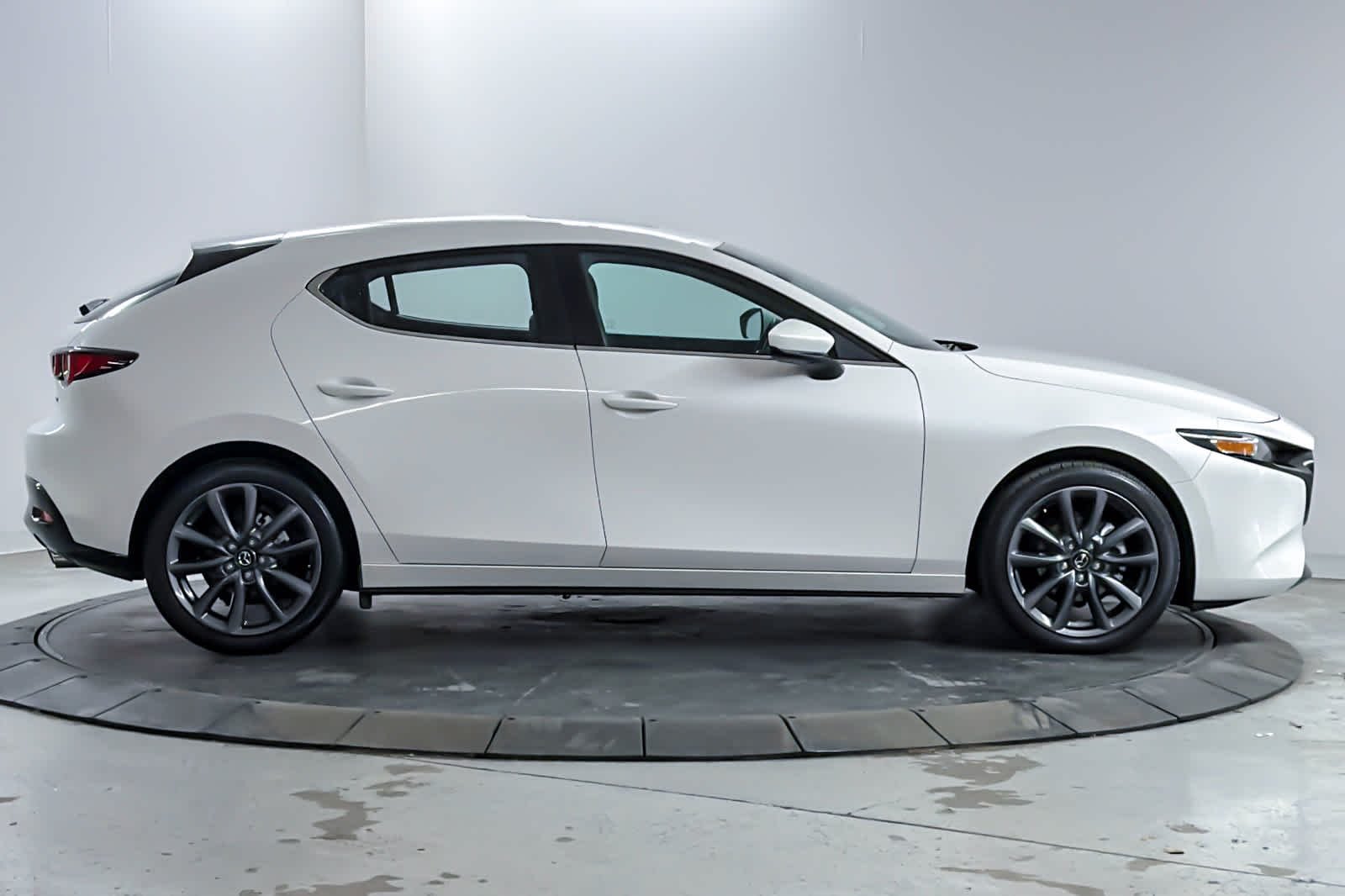 Used 2025 Snowflake White Pearl Mica Mazda 2.5 S Preferred image 8