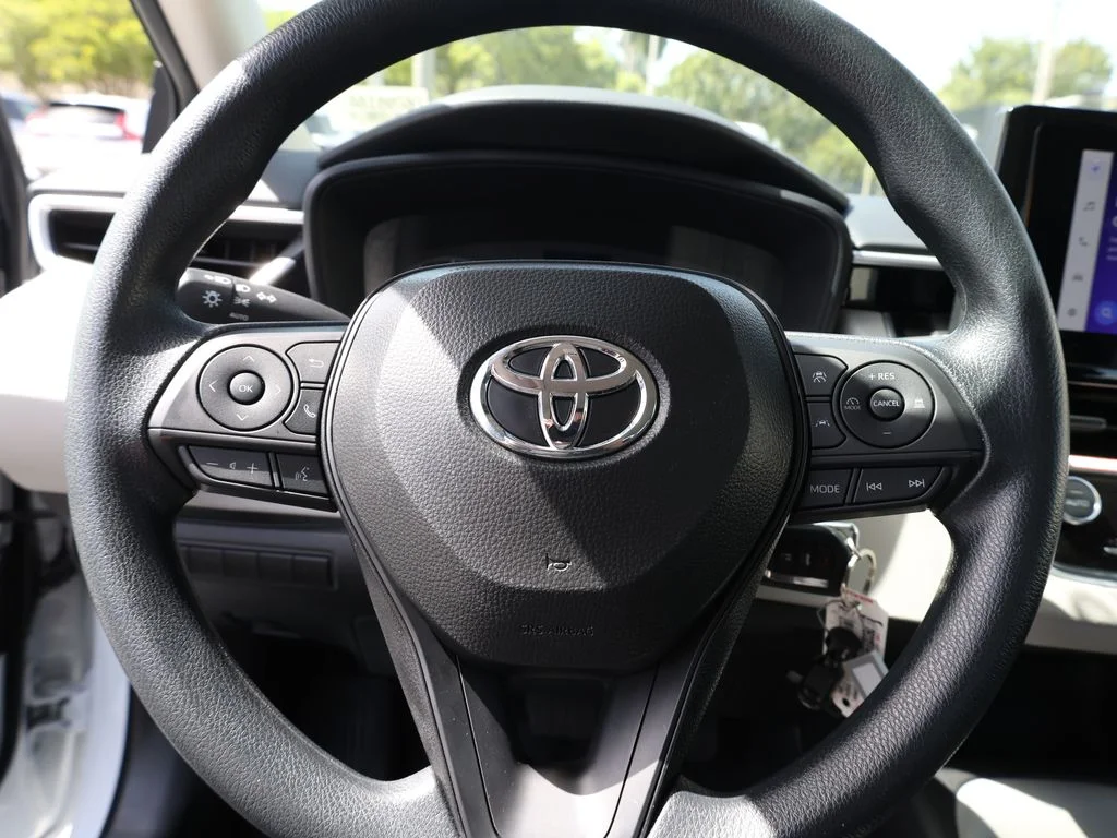 Used 2025 White Toyota LE image 28