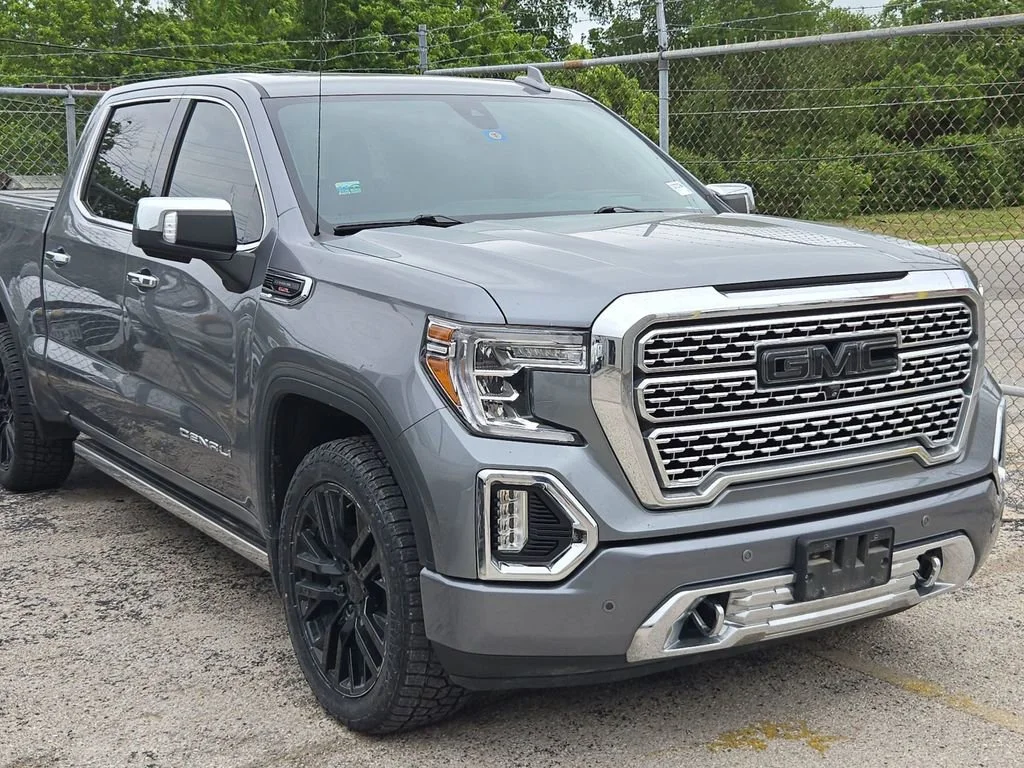 2020 GMC Sierra 4WD Crew Cab Short Box Denali's photo