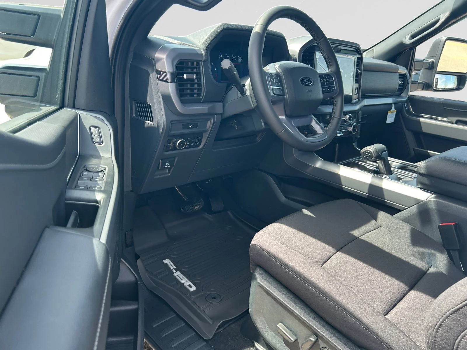 New 2026 Oxford White Ford XLT image 13