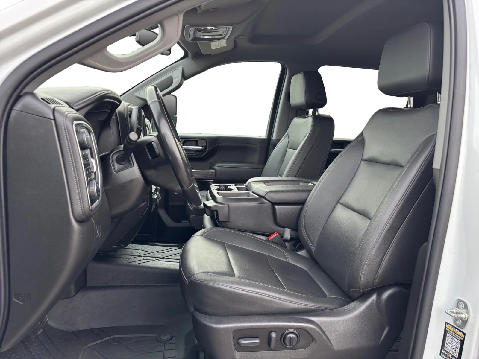 Used 2022 White Chevrolet LTZ image 10