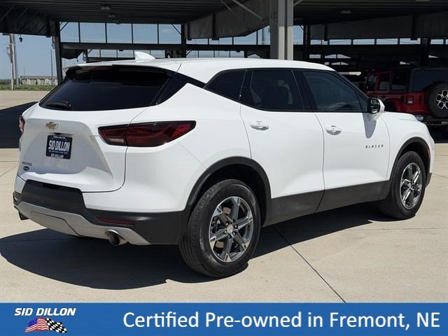 Used 2025 Summit White Chevrolet LT image 12