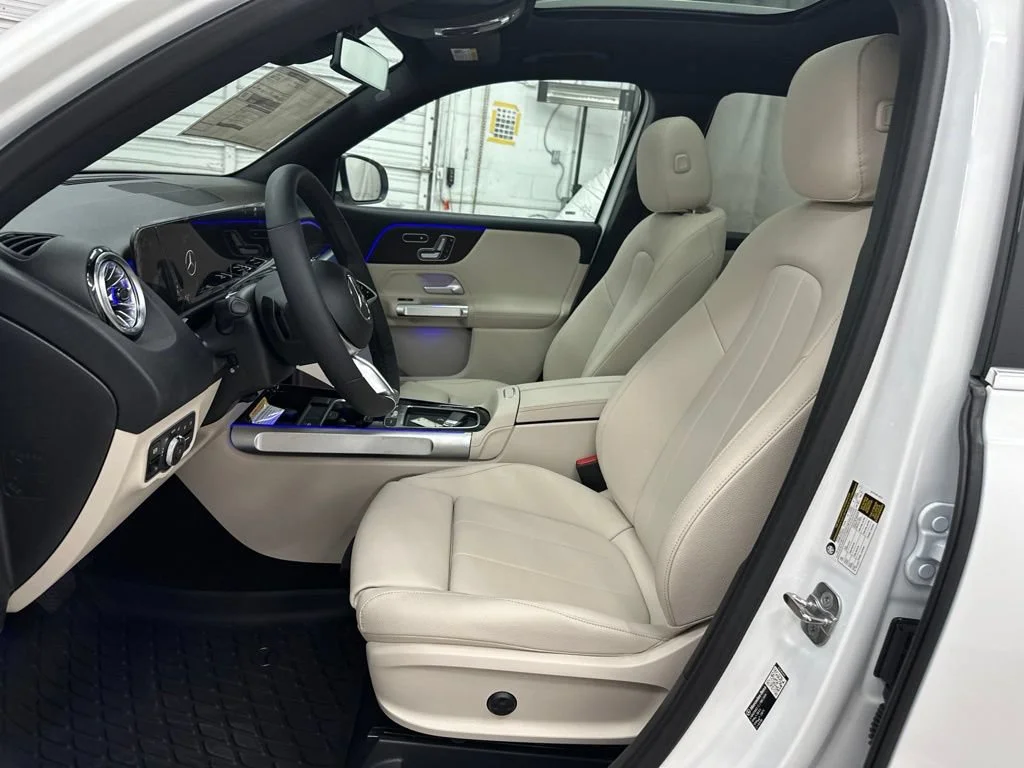 New 2026 White Mercedes-Benz GLB 250 image 20