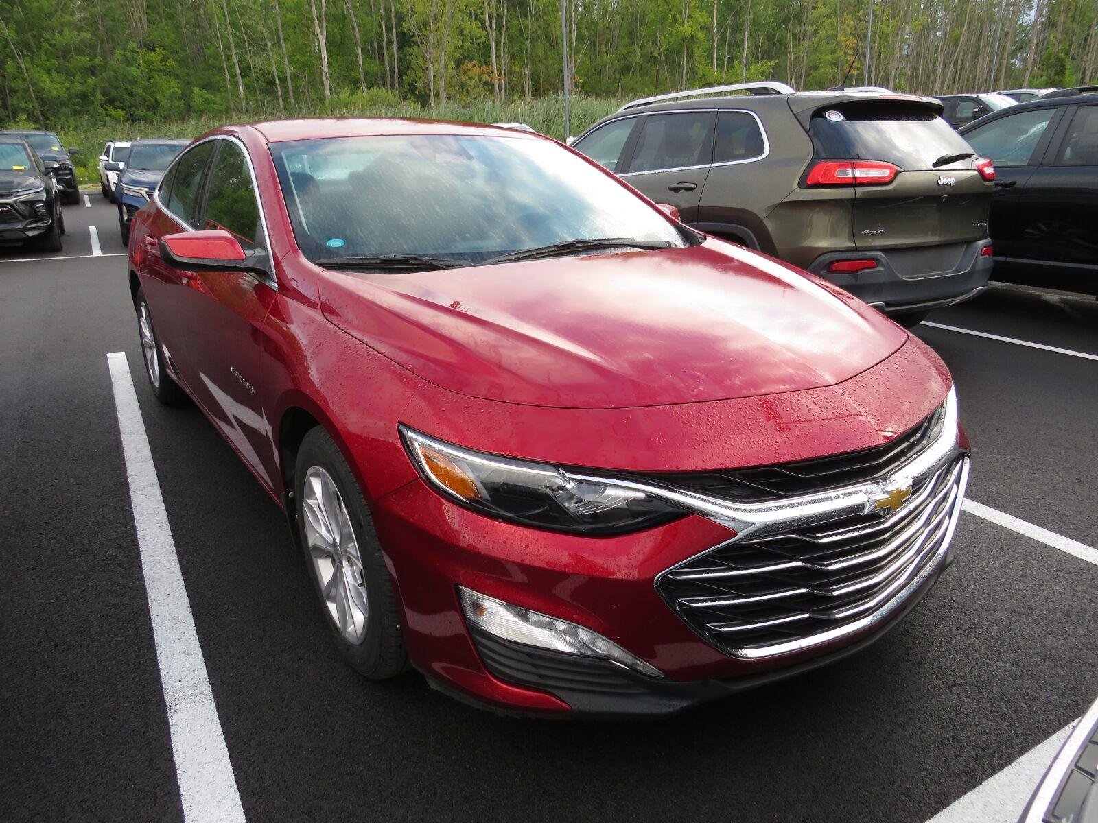 Used 2023 RADIANT RED TINTCOAT Chevrolet LT image 2