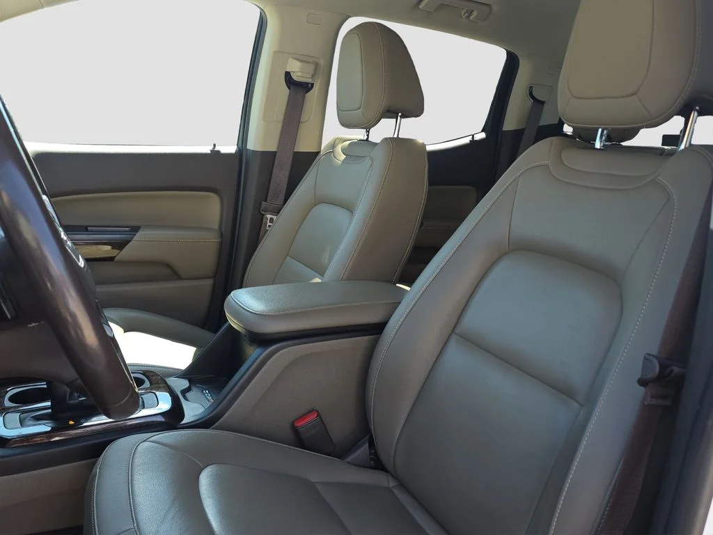 Used 2019 White GMC SLT image 7