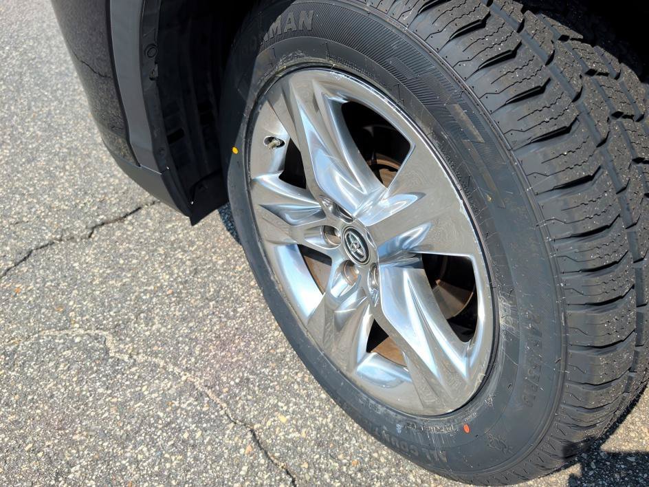 Used 2019 Midnight Black Metallic Toyota Limited image 7
