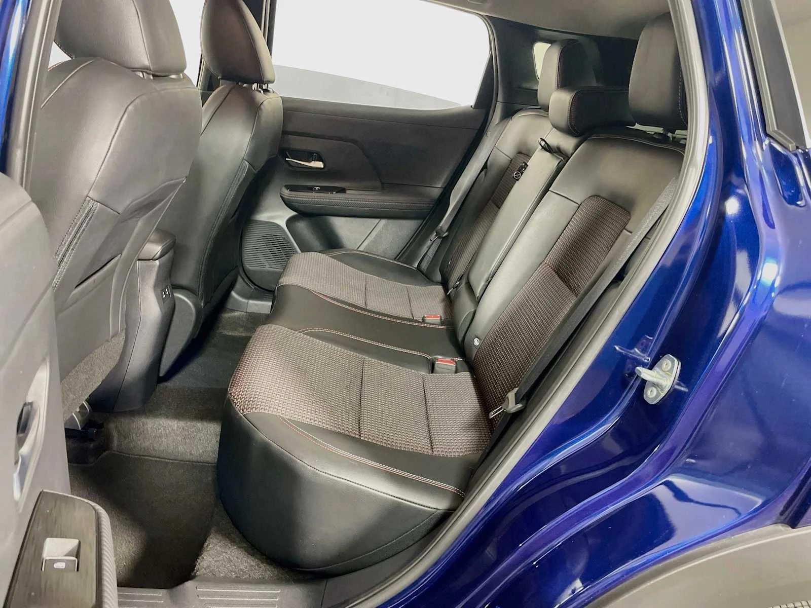 Used 2025 Deep Blue Pearl/Gun Metallic Nissan SR image 20