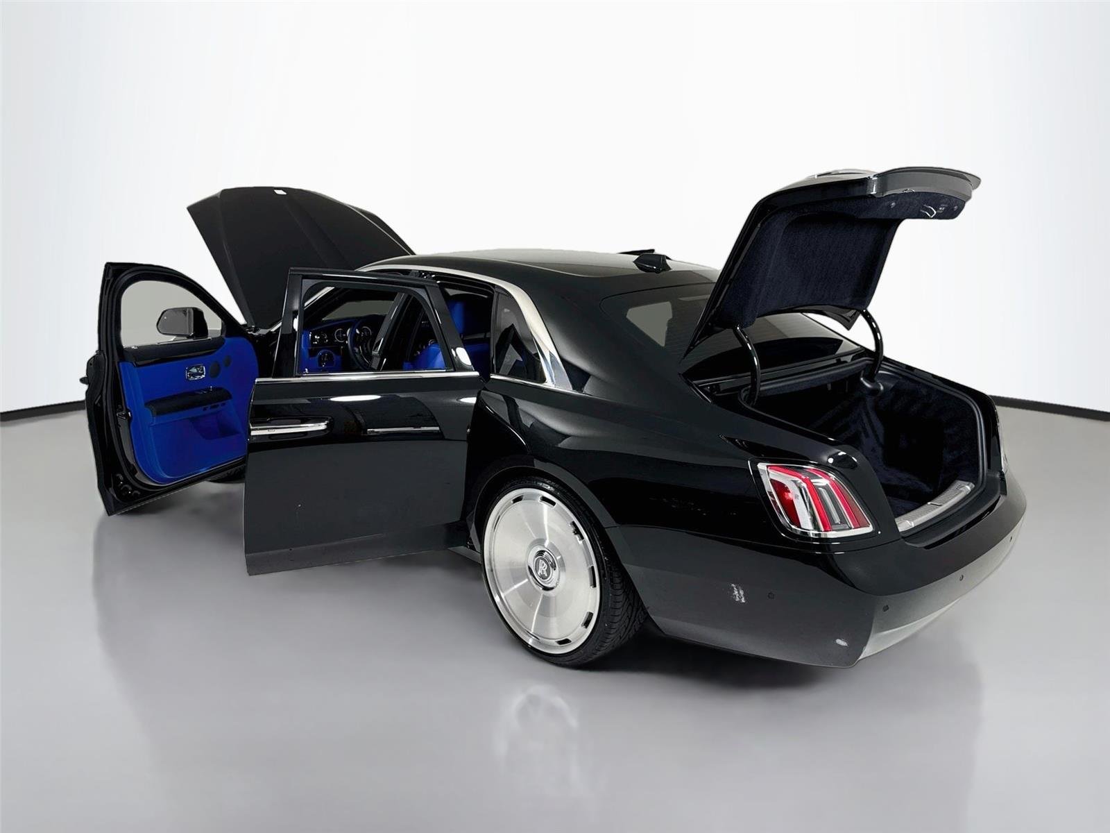 Used 2025 Black Diamond Rolls-Royce Starlight Headliner | 1 Owner & 3k miles! | 24