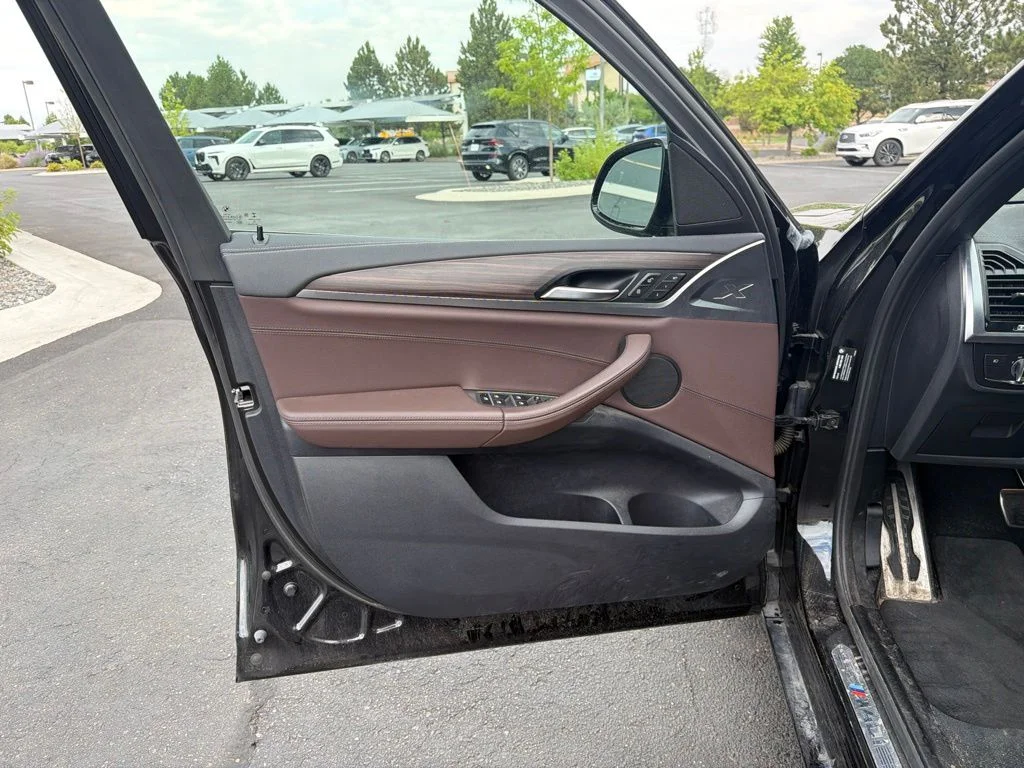 Used 2019 Black BMW M40i image 9