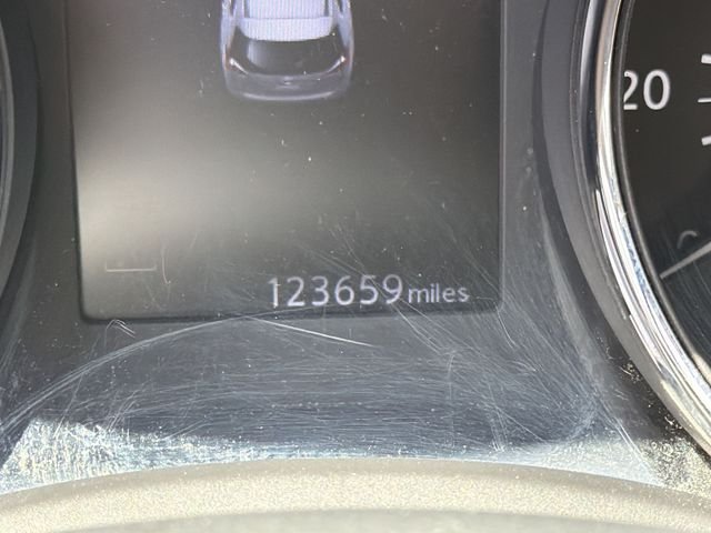 Used 2019 Red Nissan SL image 17