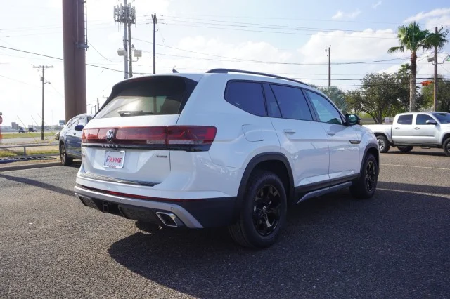 New 2026 Opal White Pearl Volkswagen 2.0T Peak Edition image 7