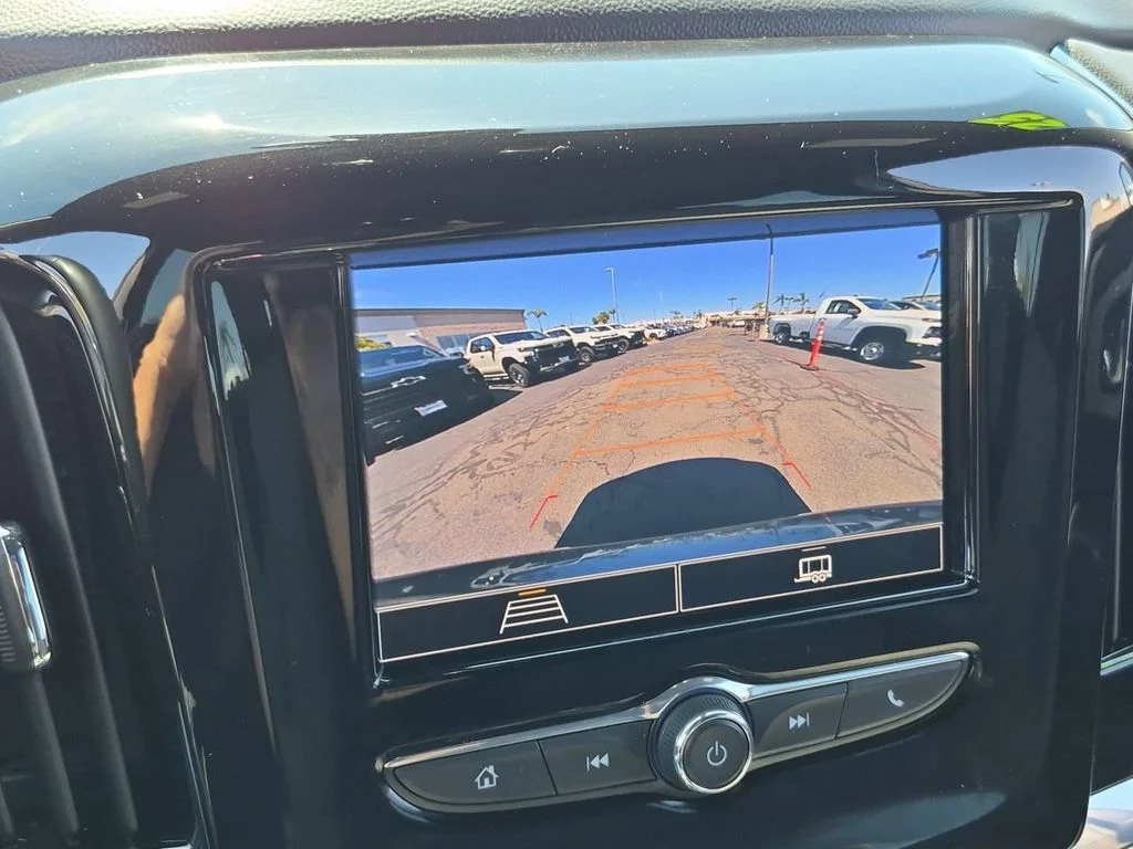 Used 2023 Green Chevrolet LT image 15