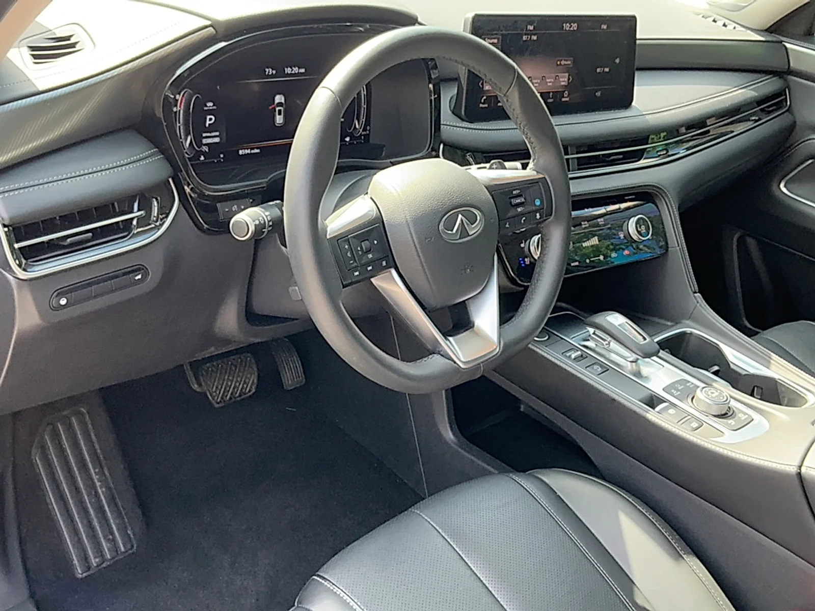 Used 2025 Harbor Gray INFINITI LUXE image 8