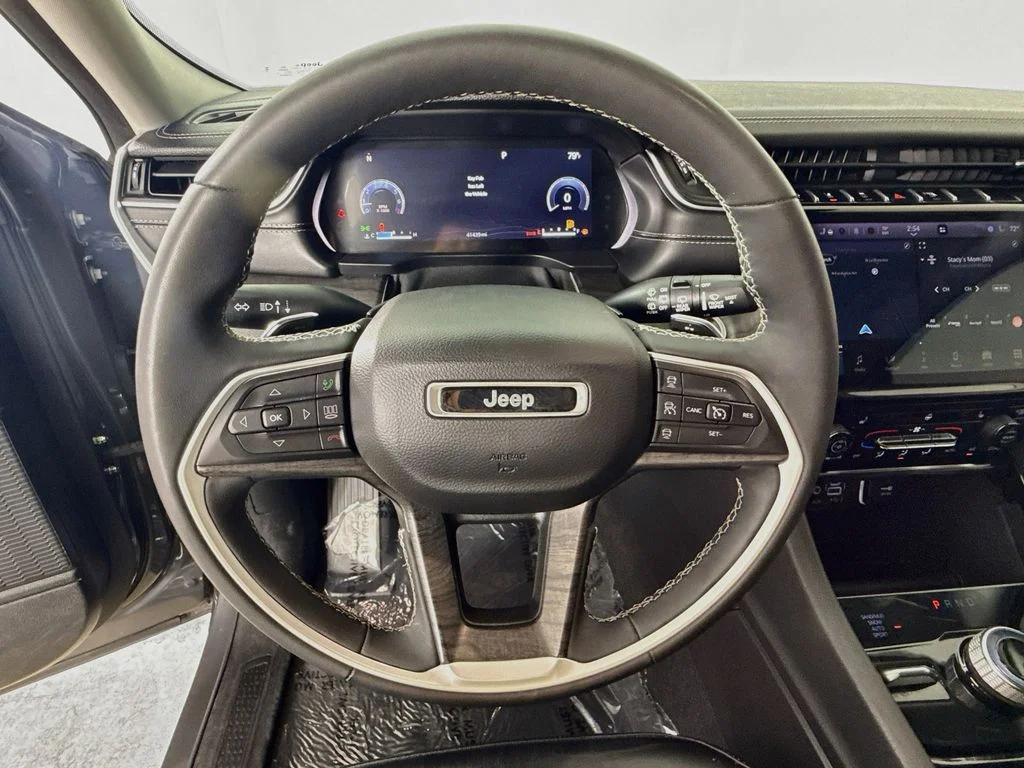 Used 2023 Gray Jeep Limited image 11