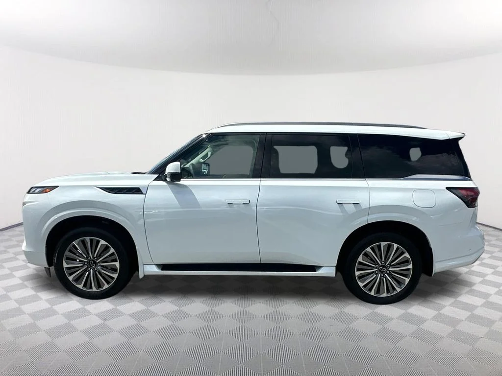 New 2027 RADIANT WHITE INFINITI Luxe 2WD image 8