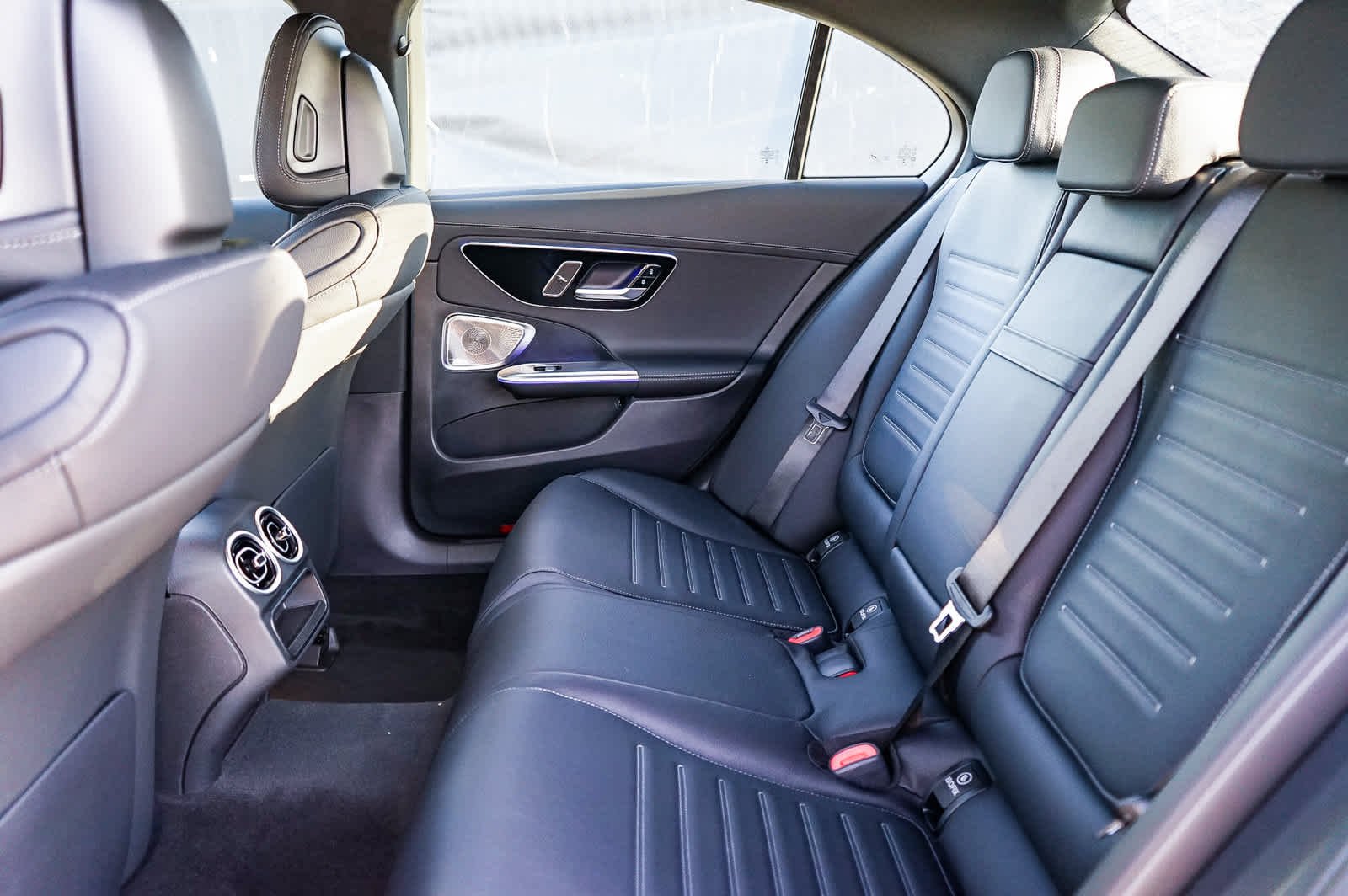 New 2026 MANUFAKTUR Alpine Grey Mercedes-Benz AMG® C 43 image 19