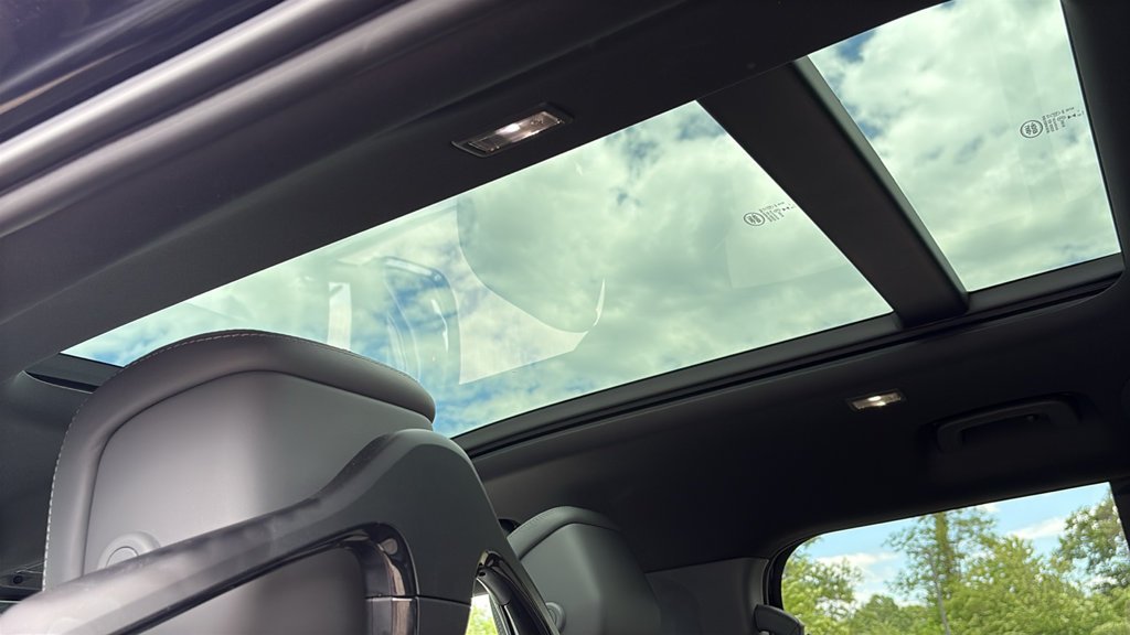 Certified Used 2023 Black Land Rover X-Dynamic SE image 24