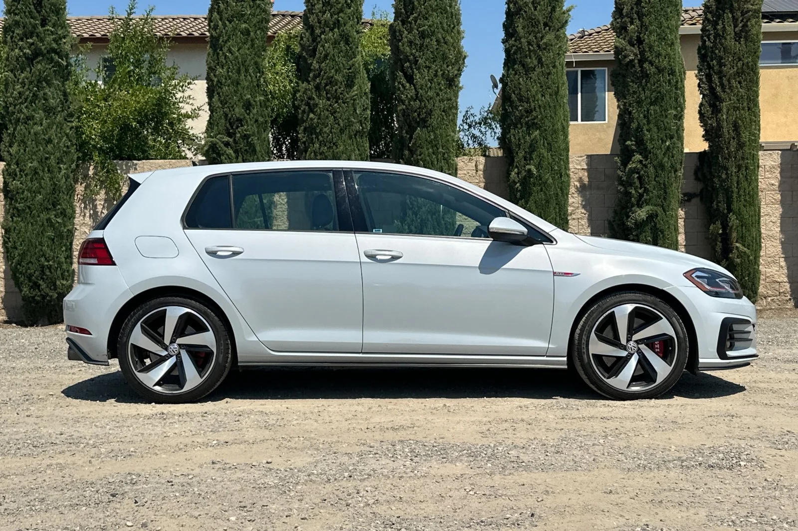 Used 2019 White Volkswagen Rabbit Edition image 3