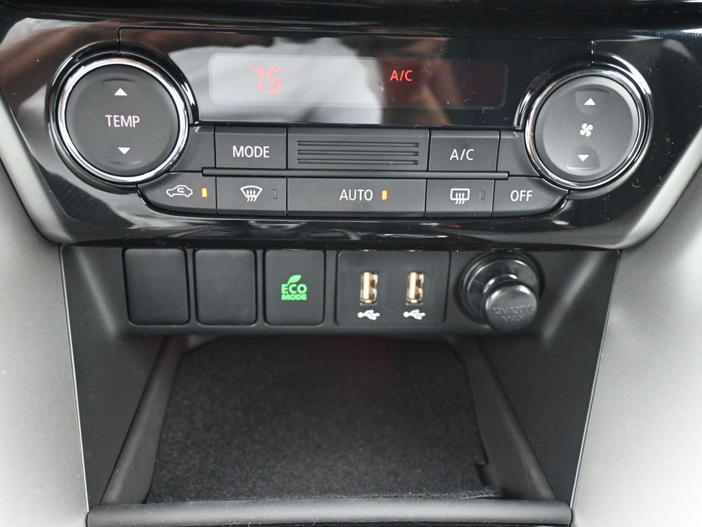 New 2026 Red Mitsubishi ES image 12