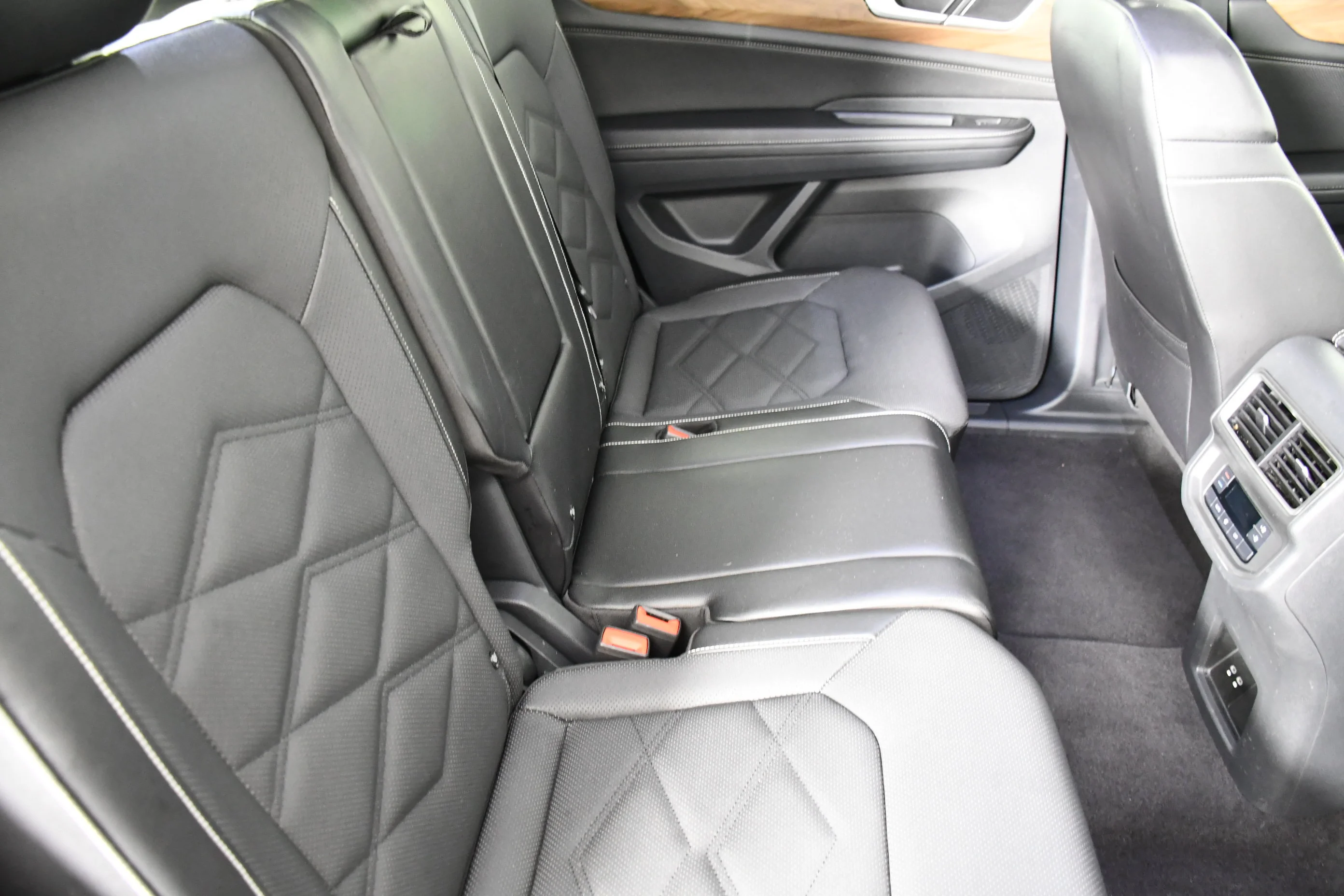 Used 2024 Gray Volkswagen 2.0T SE w/Technology image 44