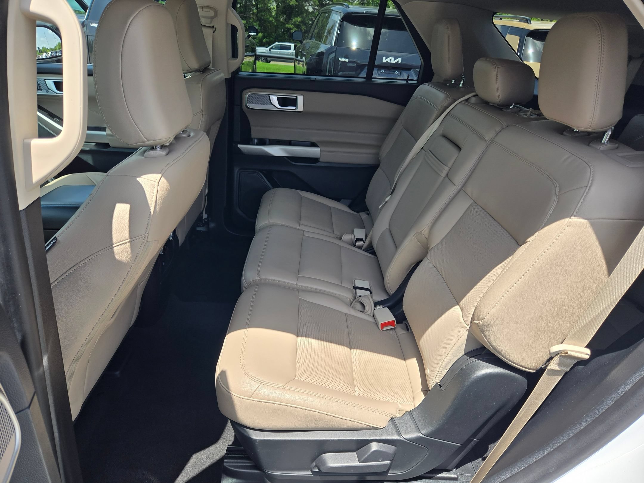 Used 2023 Oxford White Ford Limited image 32
