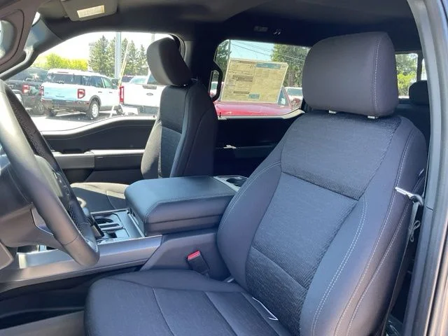 New 2026 Carbonized Gray Metallic Ford XLT image 32
