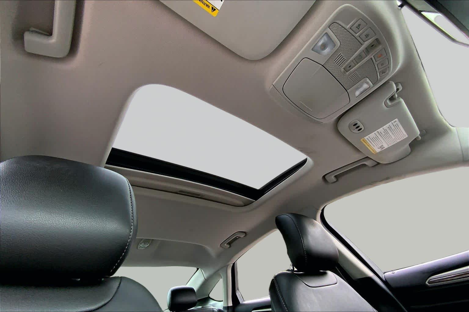 Used 2013 Deep Impact Blue Ford SE image 14
