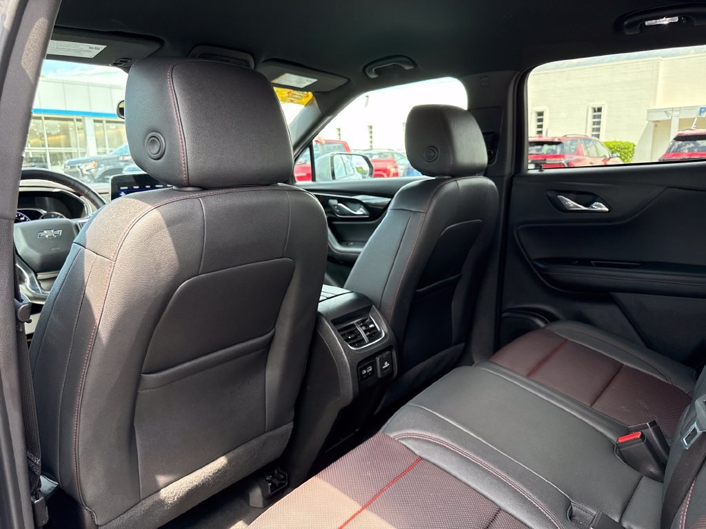 Used 2025 Sterling Gray Metallic Chevrolet RS image 21