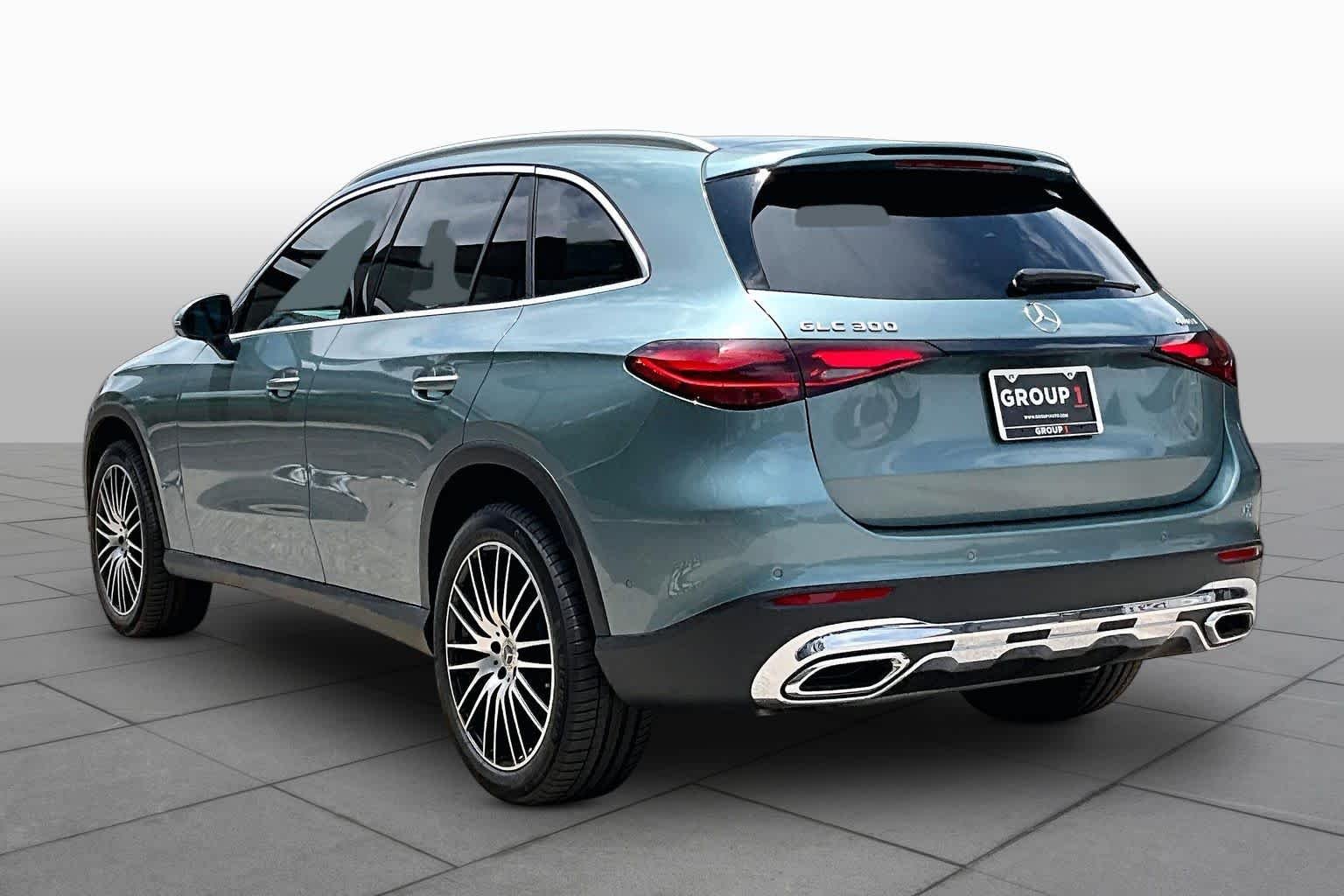 New 2026 Verde Silver Metallic Mercedes-Benz GLC 300 image 4