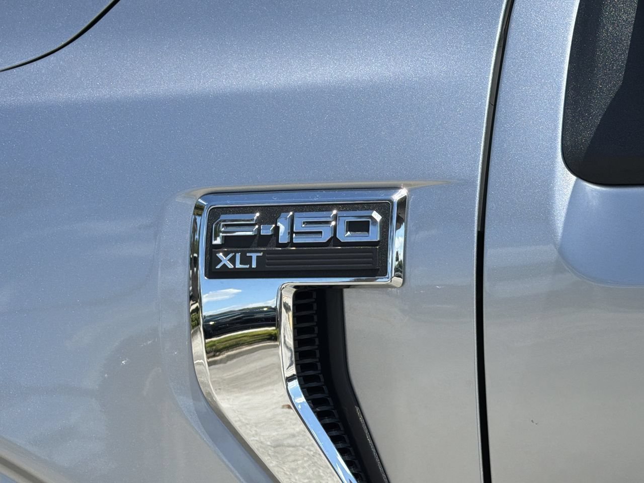 Used 2024 Silver Metallic Ford XLT image 9