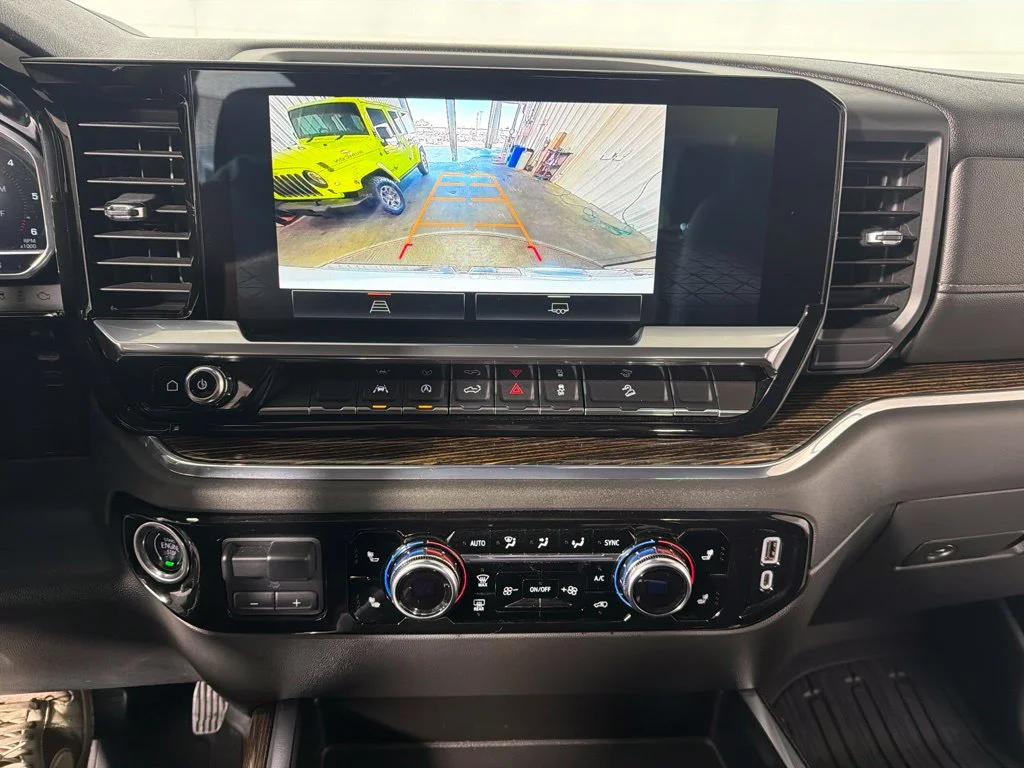 Used 2023 Summit White GMC Elevation image 17