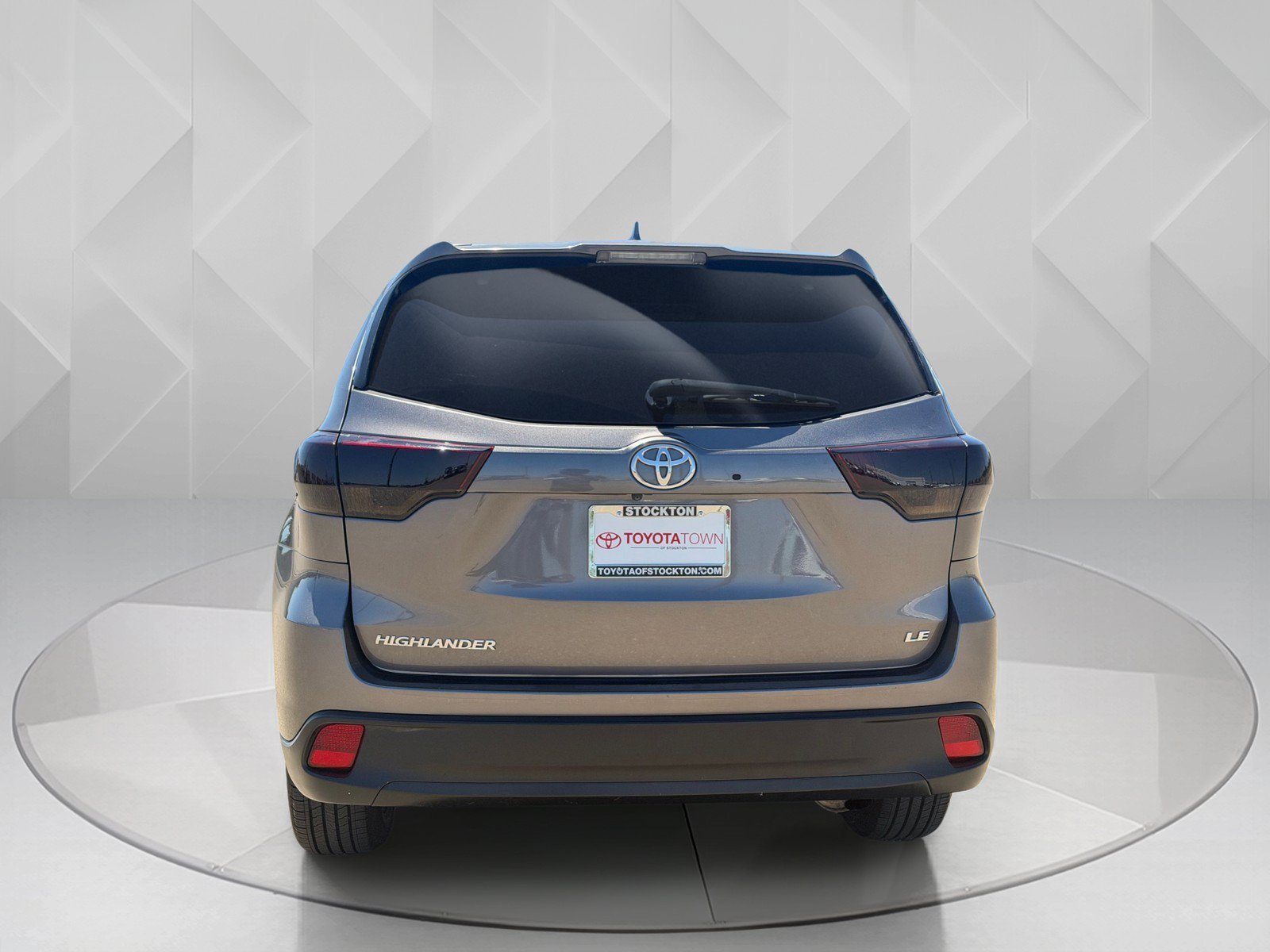 Used 2018 Predawn Gray Mica Toyota LE Plus image 4