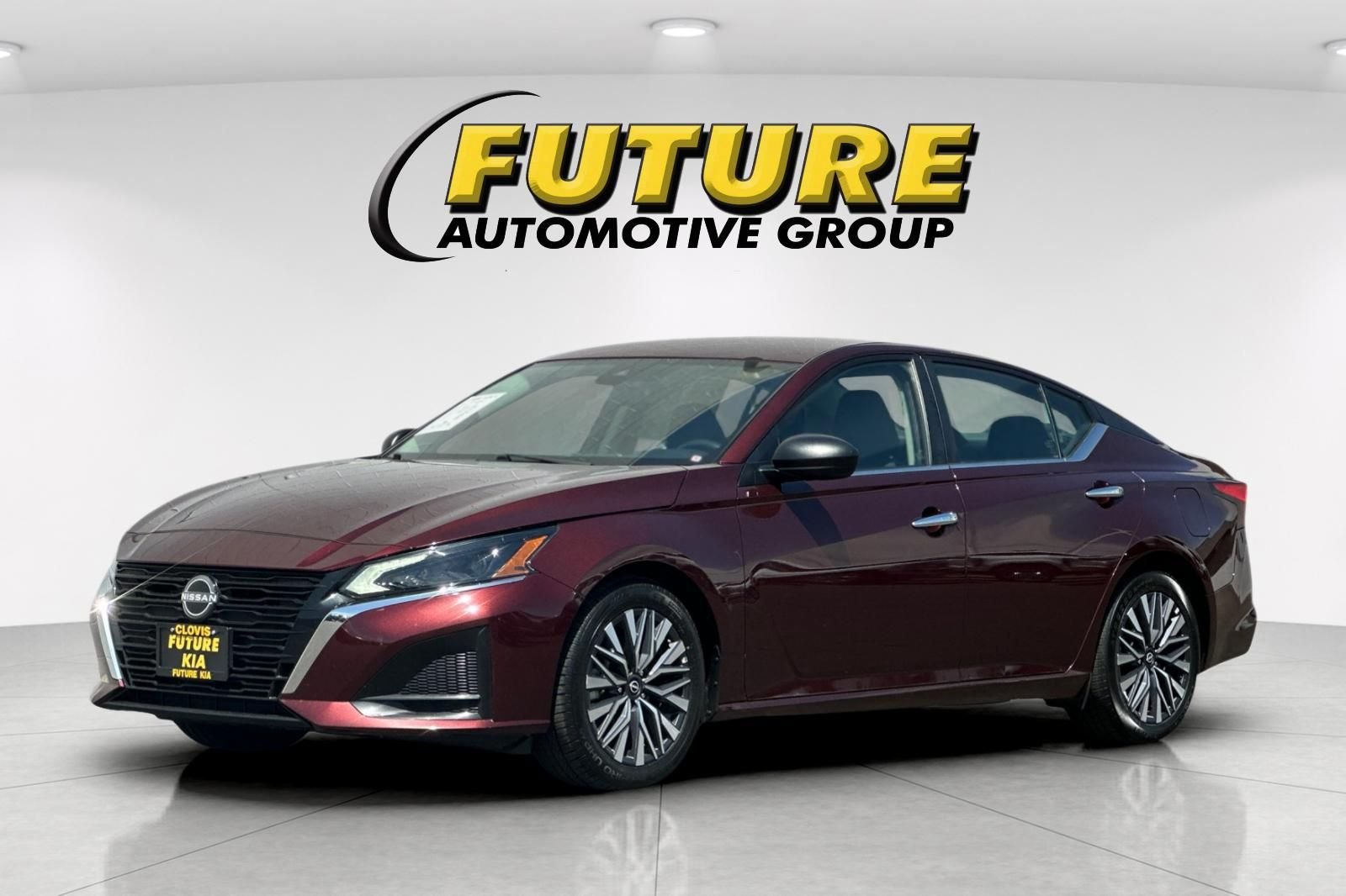 Used 2025 Red Nissan 2.5 SV image 8