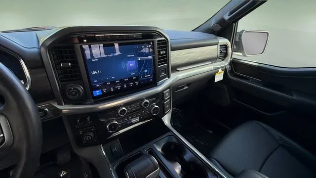 Used 2024 White Ford LARIAT image 25