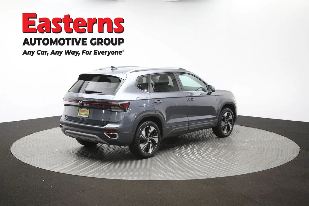 Used 2025 Gray Volkswagen 1.5T SE image 39