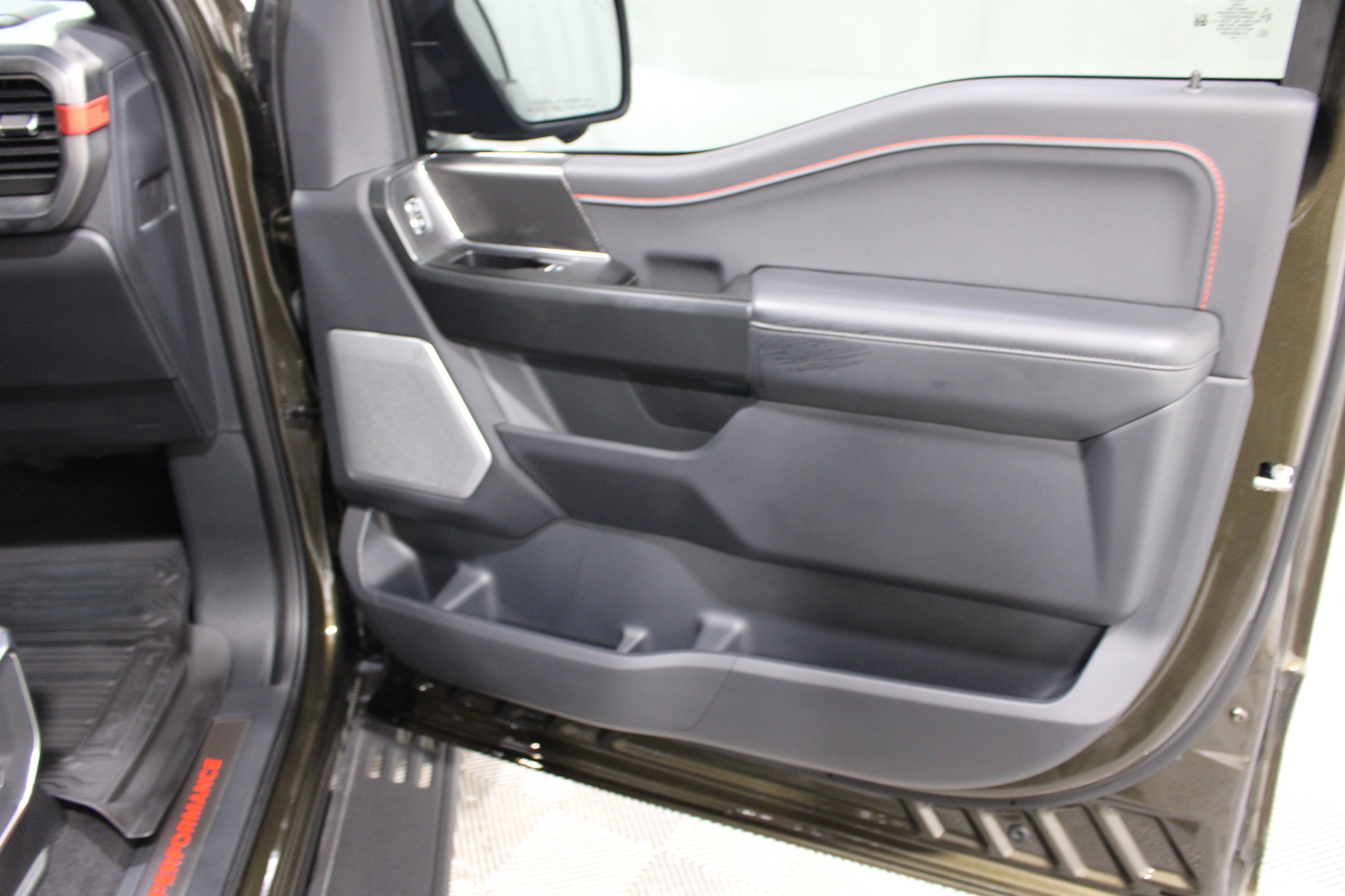 Used 2024 Shelter Green Ford Raptor image 31