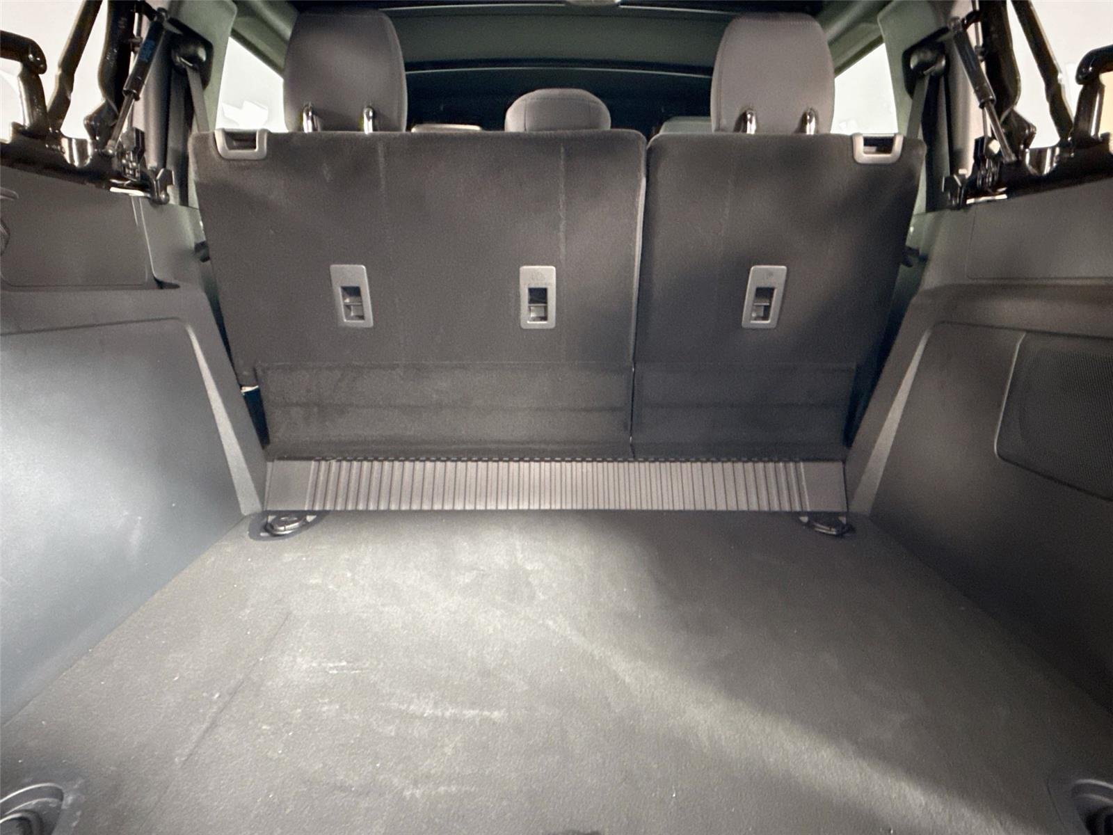 Used 2025 Oxford White Ford Base image 33