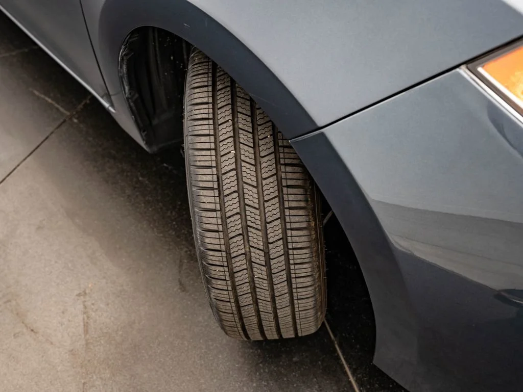 Used 2015 Slate Metallic Toyota LE image 53