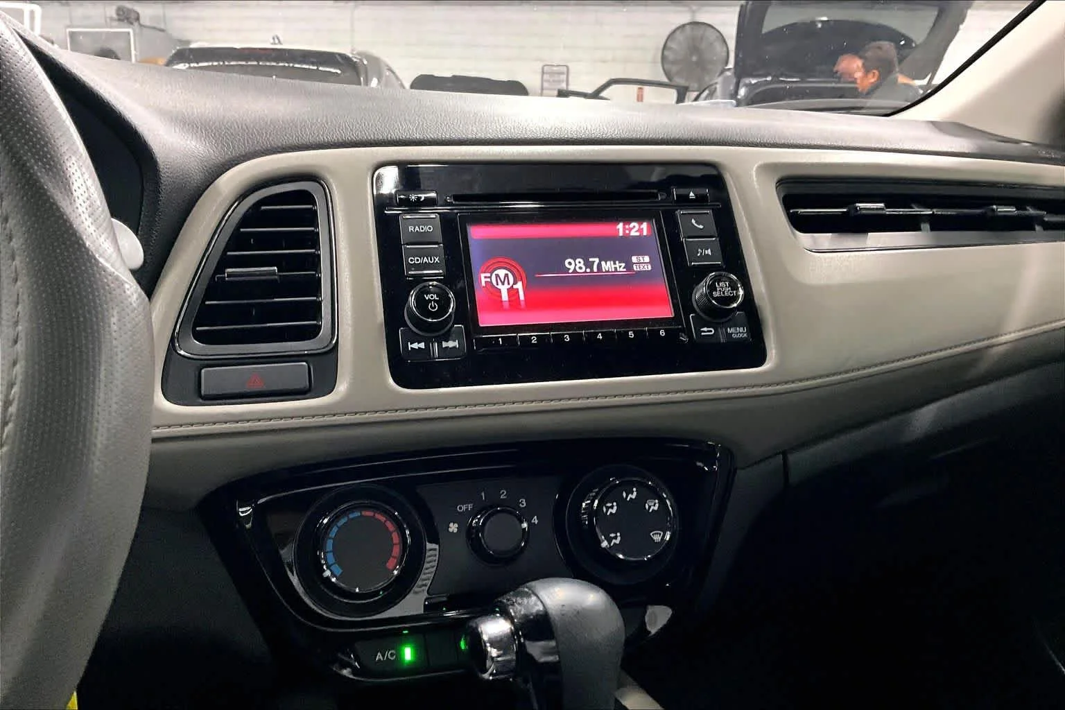 Used 2017 Lunar Silver Metallic Honda LX image 35