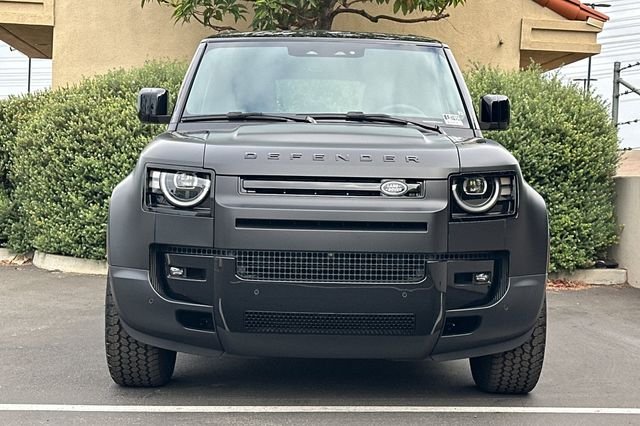 New 2026 Santorini Black Land Rover S image 8