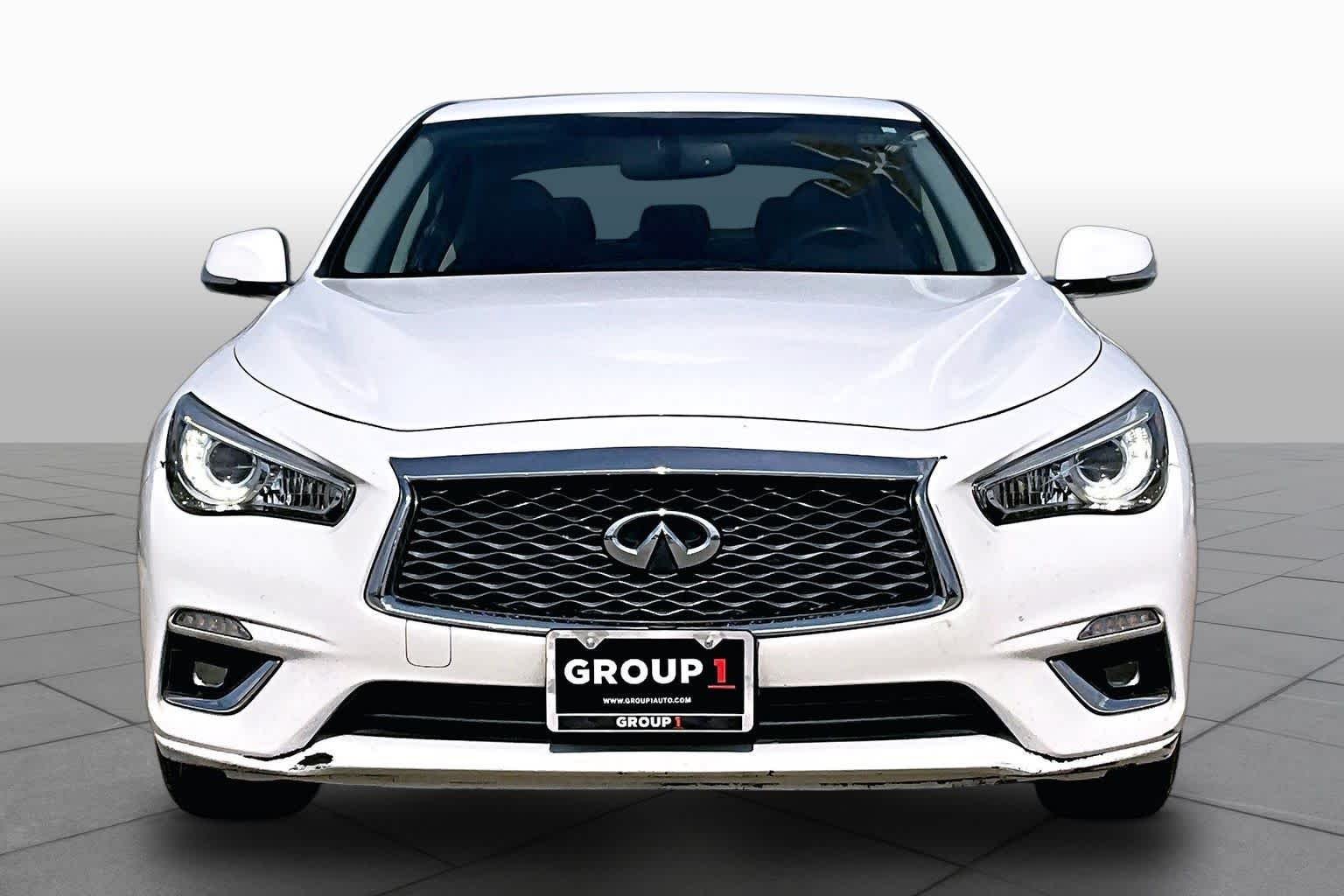 Used 2018 Pure White INFINITI 3.0t LUXE image 4