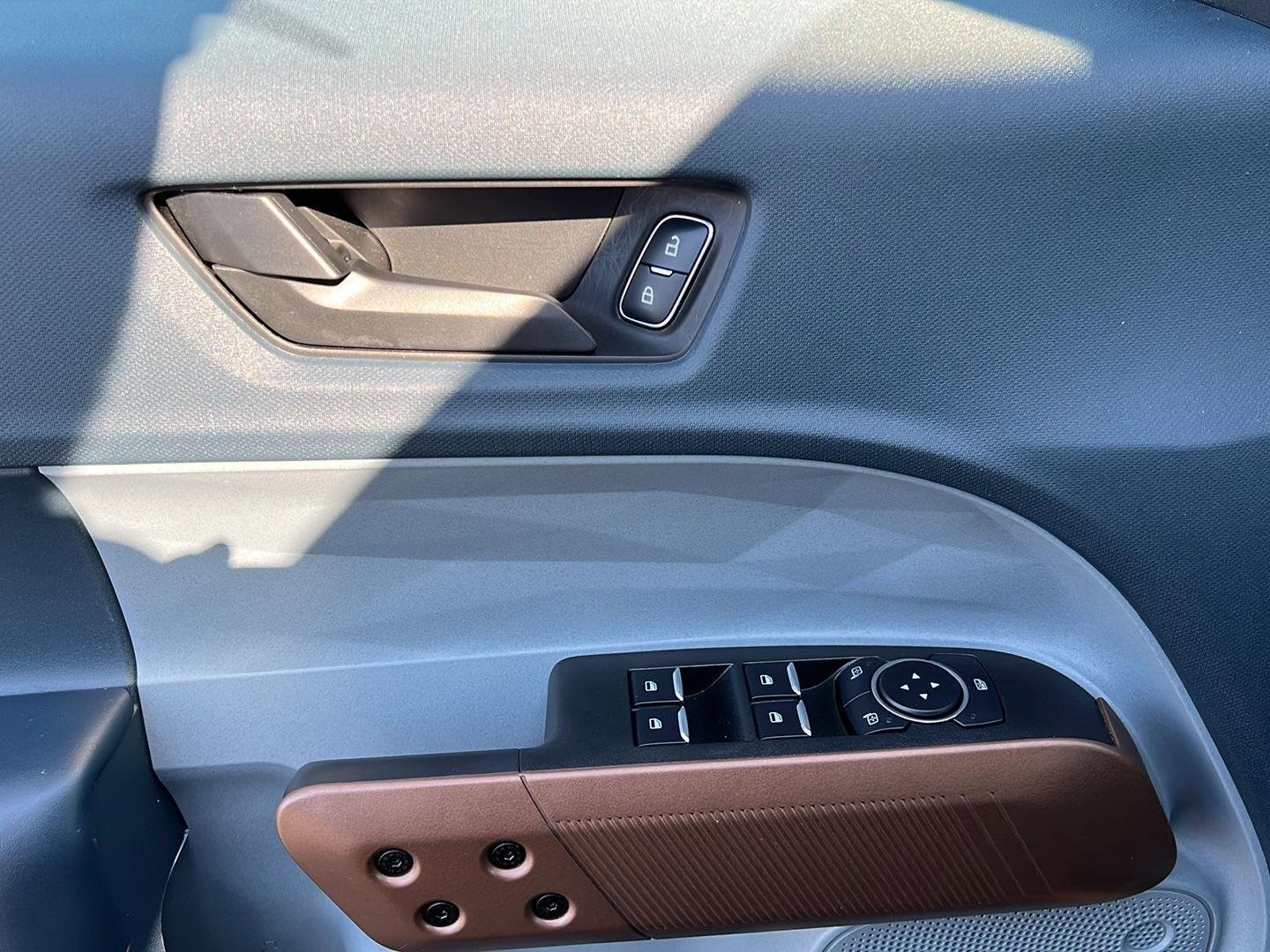 Used 2023 Cyber Orange Metallic Tri-Coat Ford LARIAT image 5