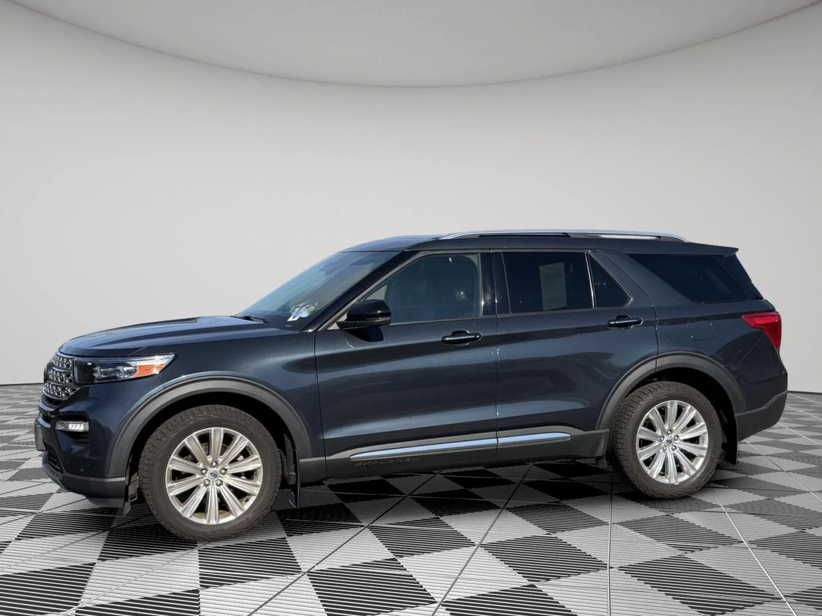 Used 2022 Stone Blue Ford Limited image 4