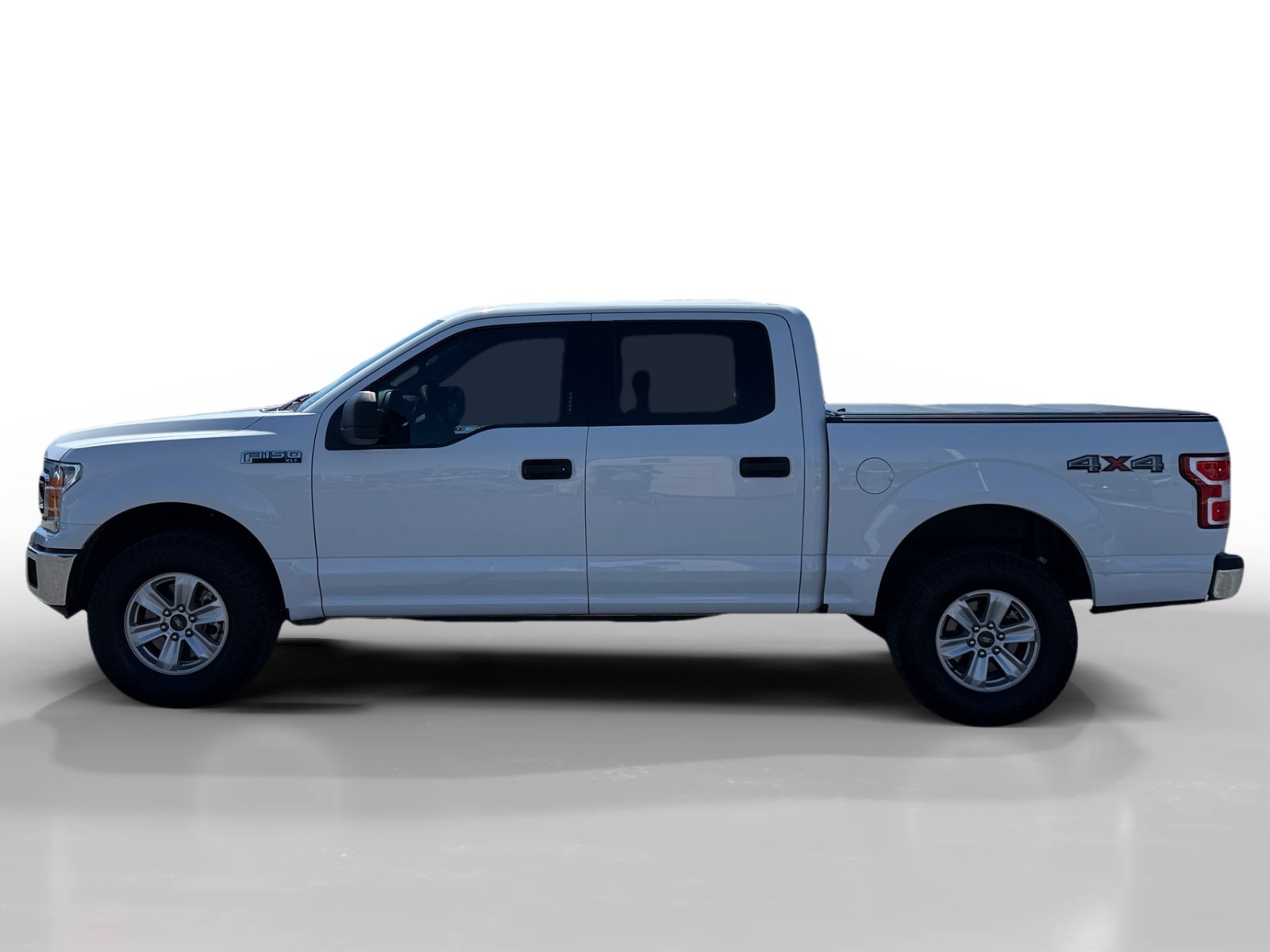 Certified Used 2019 Oxford White Ford XLT image 2