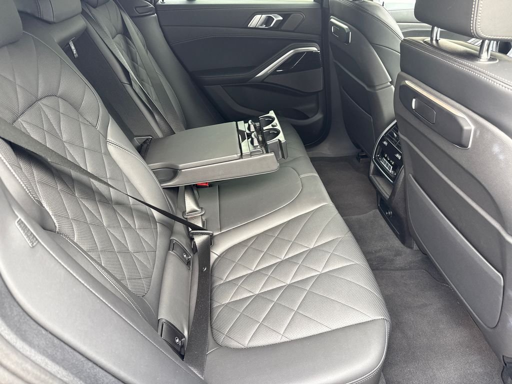 Used 2024 Black BMW xDrive40i image 16