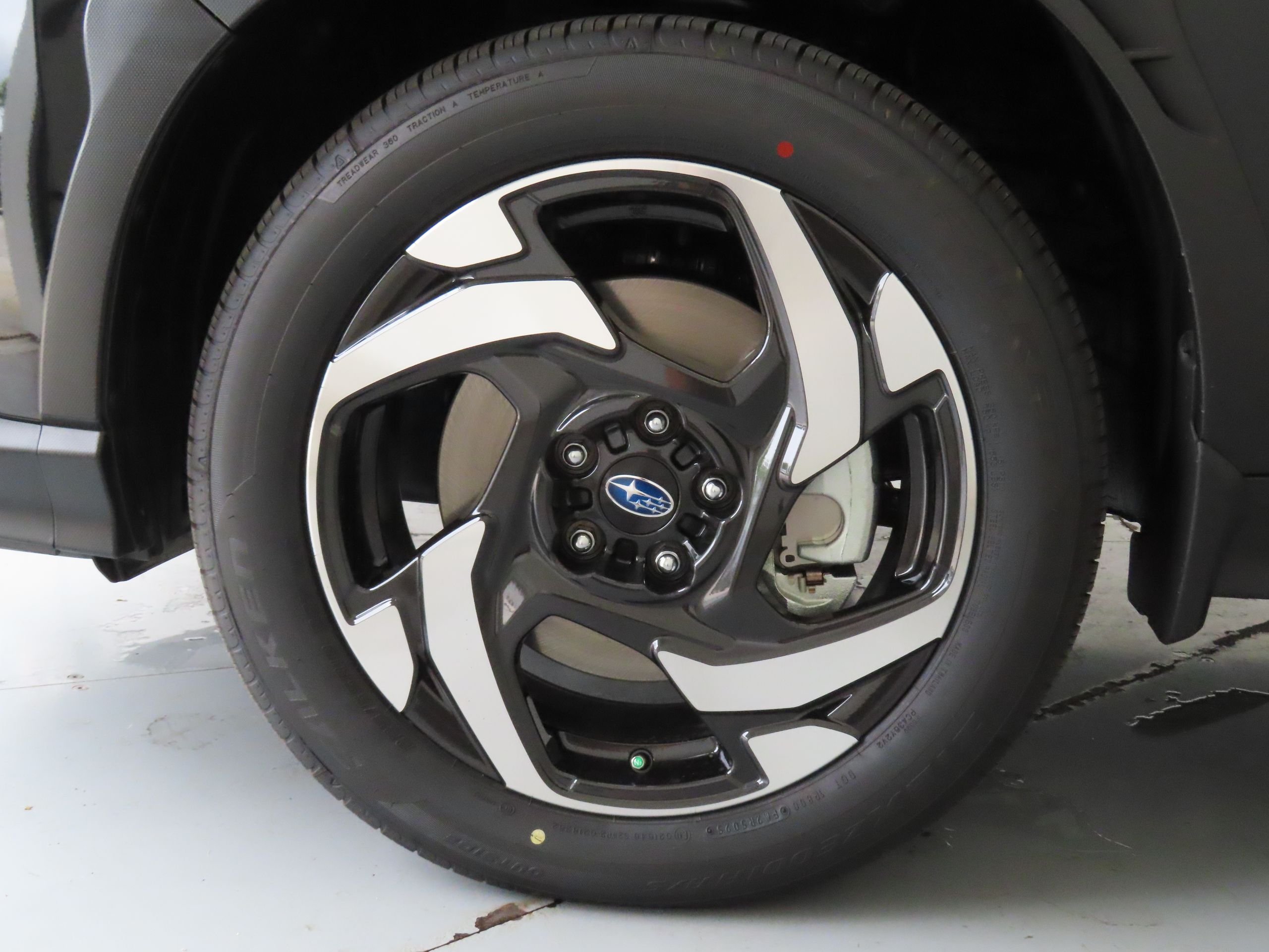 New 2026 CRYSTAL BLACK SILICA Subaru Limited Hybrid image 27