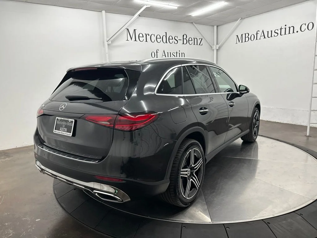 New 2027 Gray Mercedes-Benz GLC 300 image 7