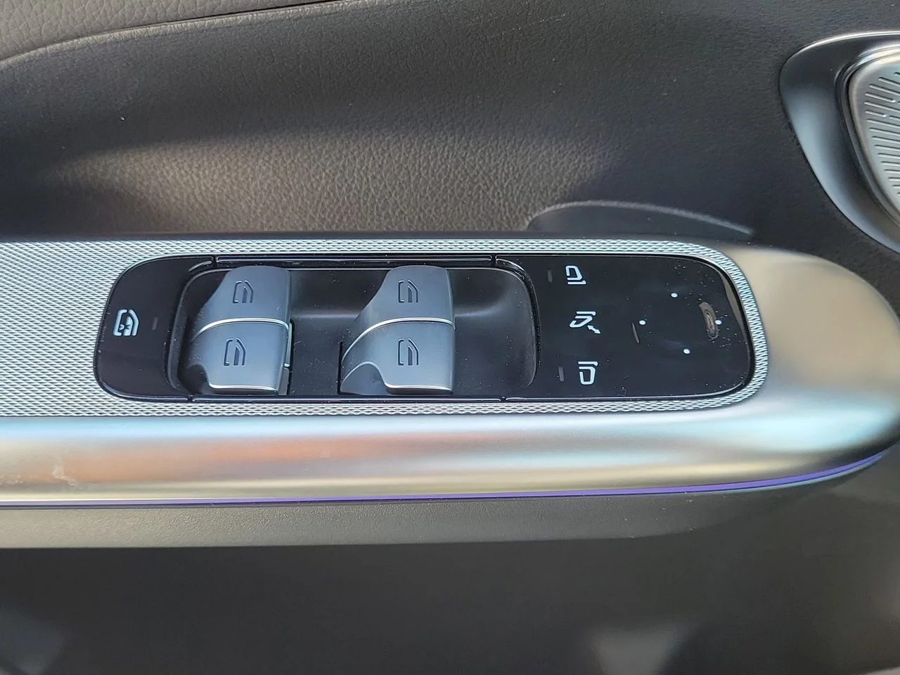 New 2026 Cirrus Silver Metallic Mercedes-Benz GLC 300 image 25