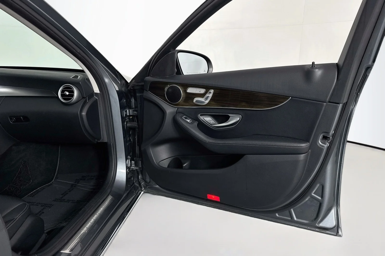 Used 2018 Selenite Grey Metallic Mercedes-Benz C 300 image 23